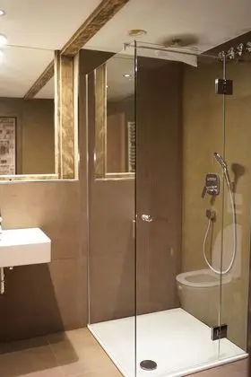 Superior Stüdyo, Özel Banyo
