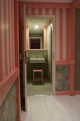 Superior Stüdyo, Özel Banyo