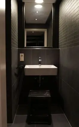Superior Stüdyo, Özel Banyo