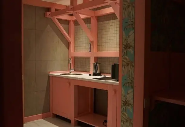 Superior Stüdyo, Özel Banyo