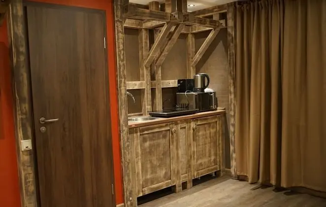 Superior Stüdyo, Özel Banyo