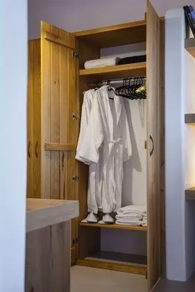 Deluxe Süit, Sıcak Su Küveti, Havuz Manzaralı