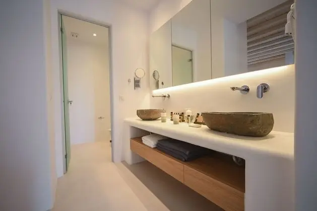 Deluxe Süit, Sıcak Su Küveti, Havuz Manzaralı
