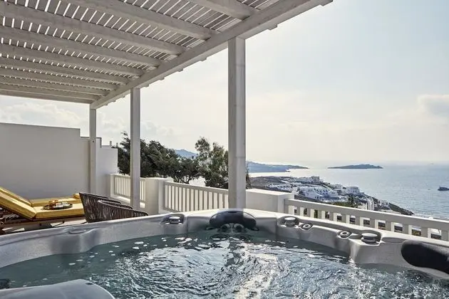 Junior Süit (Outdoor Spa Jetted Tub, Emar)