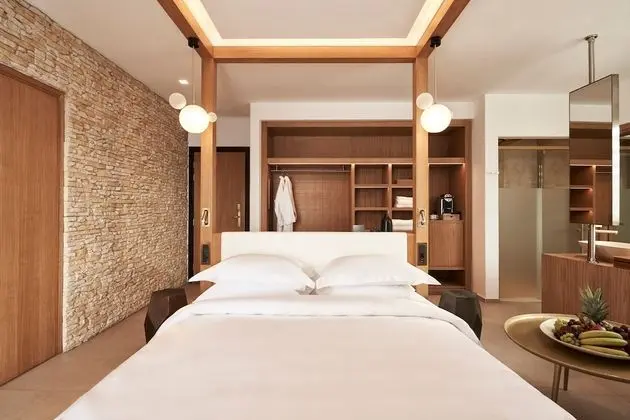 Naia Suite with Sea view & Outdoor Hot Tub