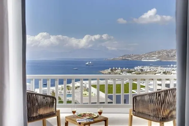 Naia Suite with Sea view & Outdoor Hot Tub
