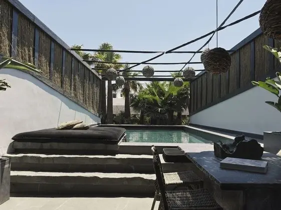 ECO Suite, Private Pool