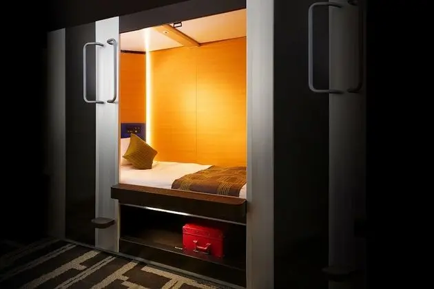 Oda, Sadece kadınlar için, Sigara İçilmez (Capsule Room)