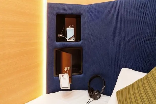 Oda, Sadece kadınlar için, Sigara İçilmez (Capsule Room)