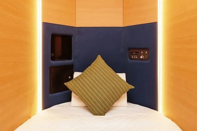 Oda, Sadece kadınlar için, Sigara İçilmez (Capsule Room)