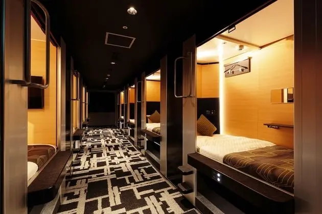 Oda, Sadece kadınlar için, Sigara İçilmez (Capsule Room)