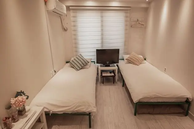 Duplex Economy Quadruple