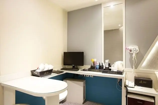 Oda (Standard (with Showr Booth))