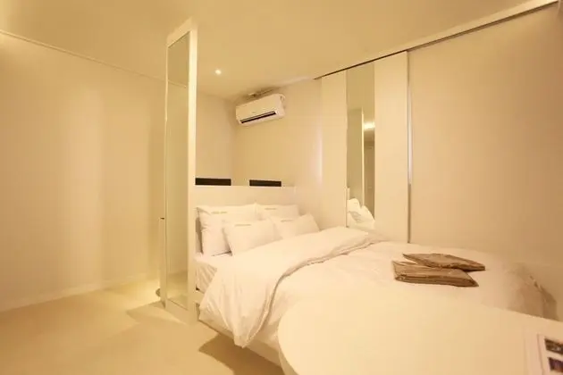 Oda (Premium (Free Netflix available in al)