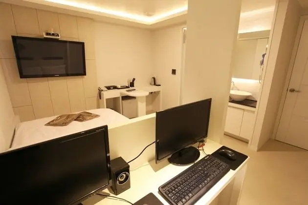 Oda (Premium (Free Netflix available in al)