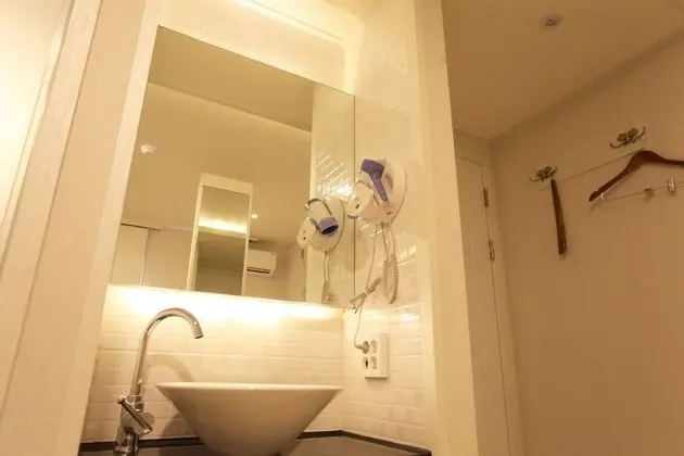 Oda (Premium (Free Netflix available in al)