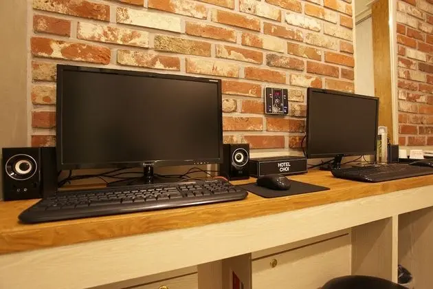 Oda (Premium (Free Netflix available in al)