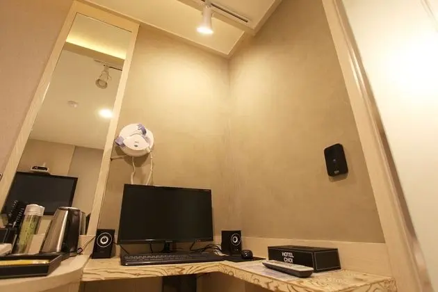 Oda (Standard - A (Free Netflix viewing in)