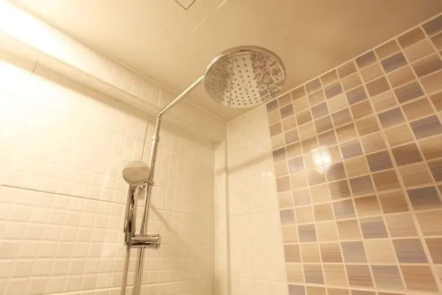 Oda (Standard - A (Free Netflix viewing in)