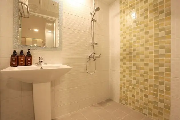 Oda (Standard - B (Free Netflix viewing in)