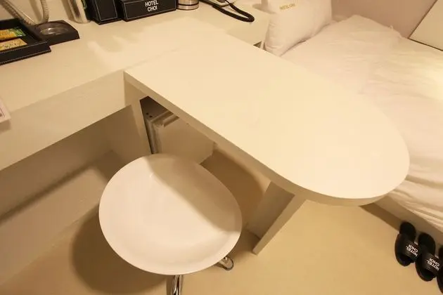 Oda (Standard - B (Free Netflix viewing in)