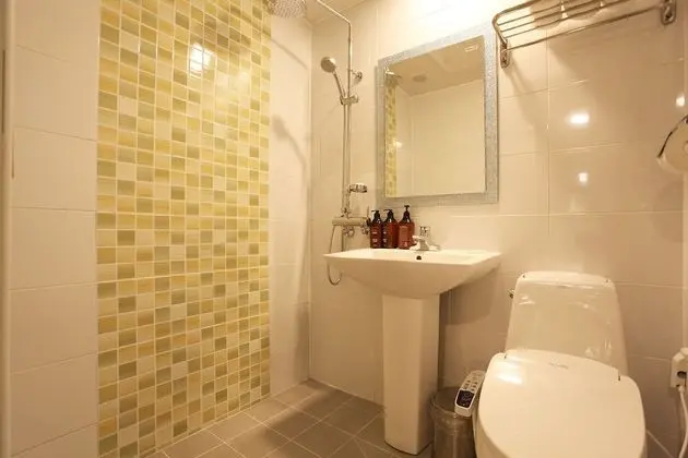 Oda (Standard - B (Free Netflix viewing in)