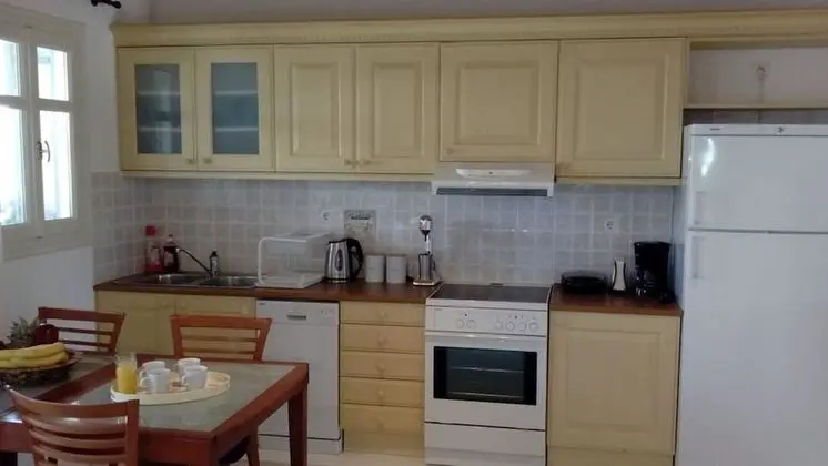 Apart Daire, Havuz Manzaralı