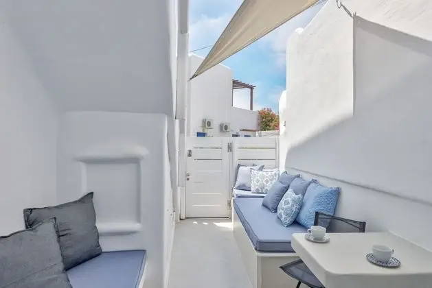 Cave Suite Outdoor Jetted Tub