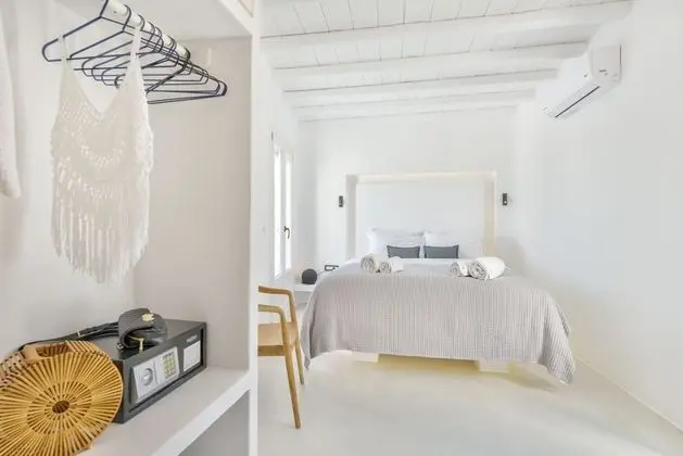 Master Mews Suite with Private Courtyard