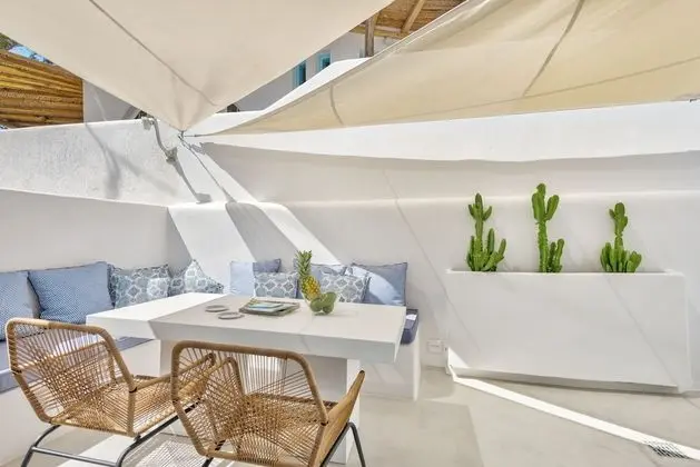 Master Mews Suite with Private Courtyard