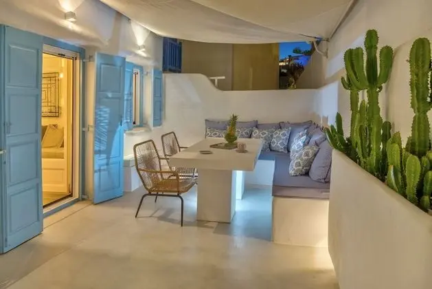 Master Mews Suite with Private Courtyard