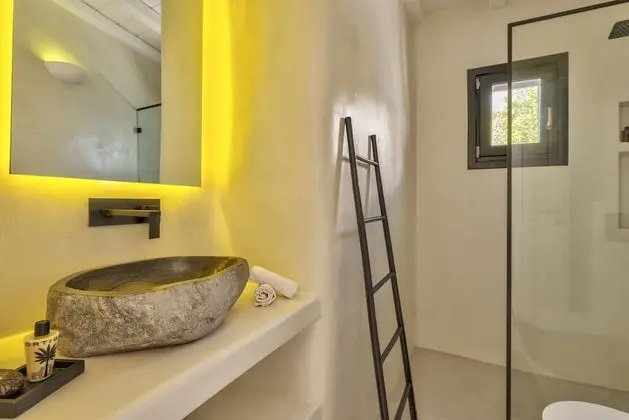 Master Mews Suite with Private Courtyard