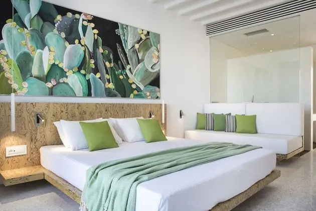 Relax Suite with Hot Tub