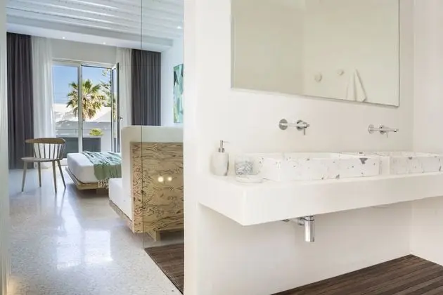 Relax Suite with Hot Tub