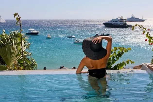 Ultimate Dream suite with Sea View and private pool