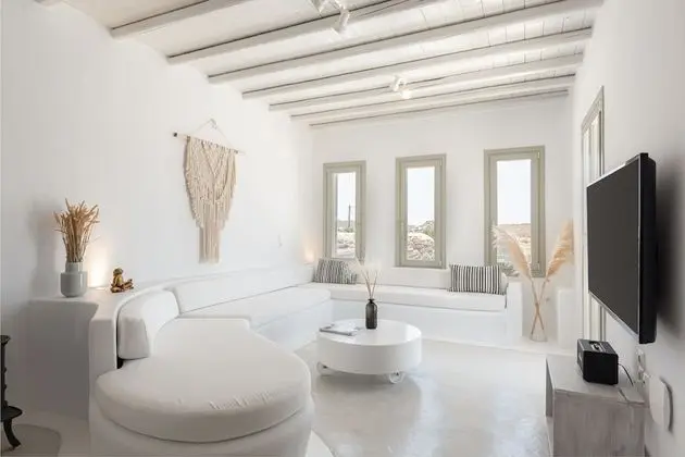 Elegant 3 bedrooms Alaya Villa by 2Doors