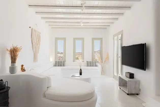 Elegant 3 bedrooms Alaya Villa by 2Doors