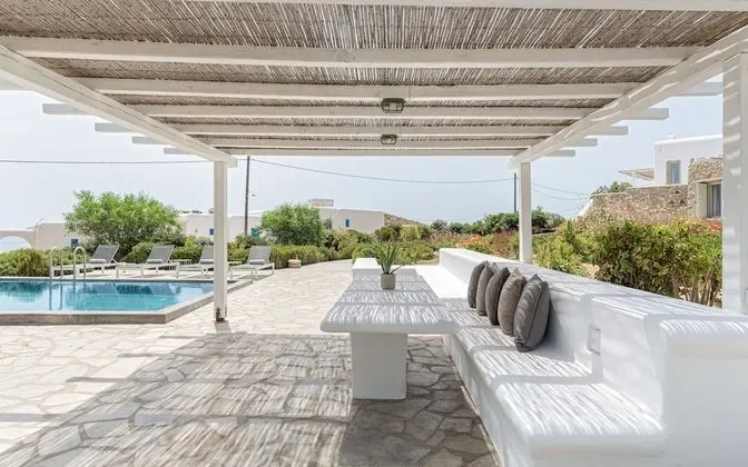 Elegant 3 bedrooms Alaya Villa by 2Doors