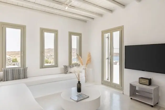 Elegant 3 bedrooms Alaya Villa by 2Doors
