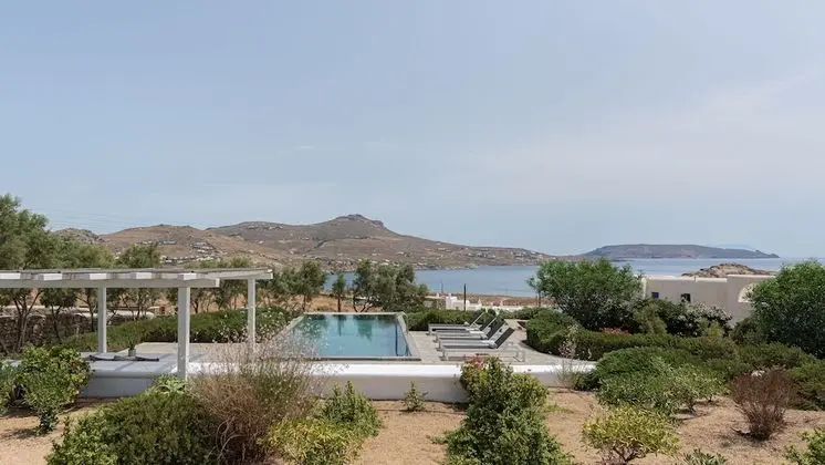Elegant 3 bedrooms Alaya Villa by 2Doors