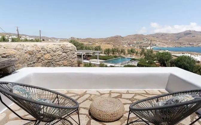 Elegant 3 bedrooms Alaya Villa by 2Doors