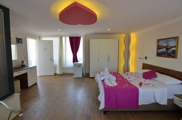 Romantic Tek Büyük Yataklı Oda, 1 Yatak Odası, Jakuzi, Deniz Manzaralı