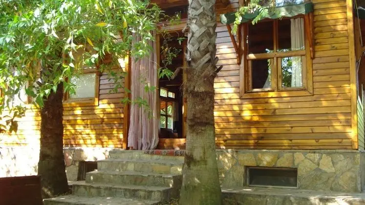 Üç Kişilik Oda, Bahçe Manzaralı