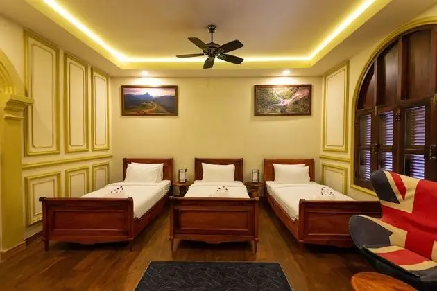 Üç Kişilik Oda (Colonial)