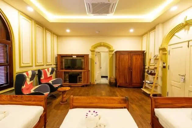 Üç Kişilik Oda (Colonial)