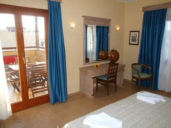 Deluxe One Bedroom Apartment