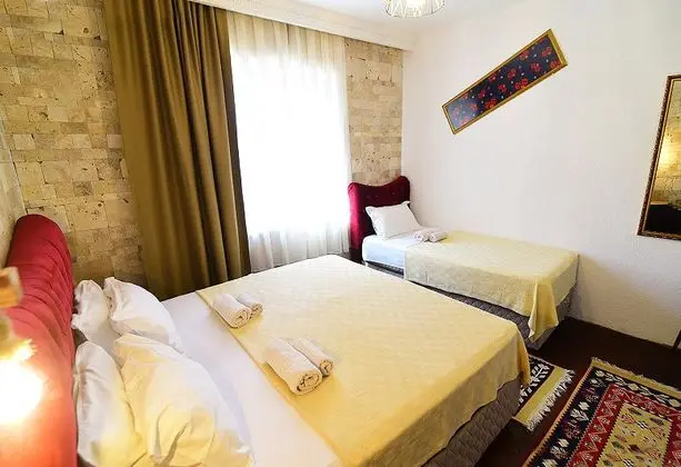 Standart Oda, Sokak Manzaralı, Giriş Katı