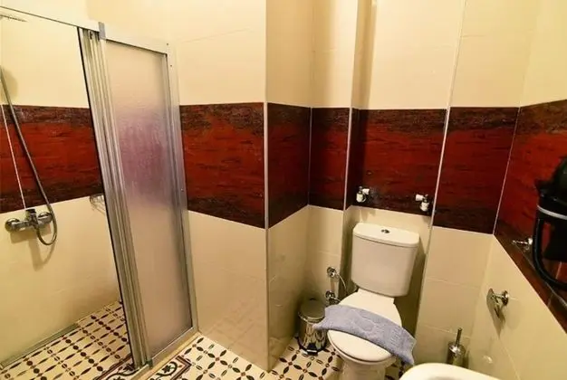 Standart Oda, Sokak Manzaralı, Giriş Katı