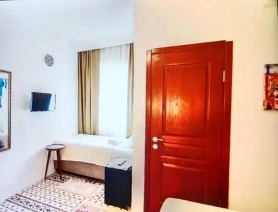 Standart Üç Kişilik Oda, Sokak Manzaralı