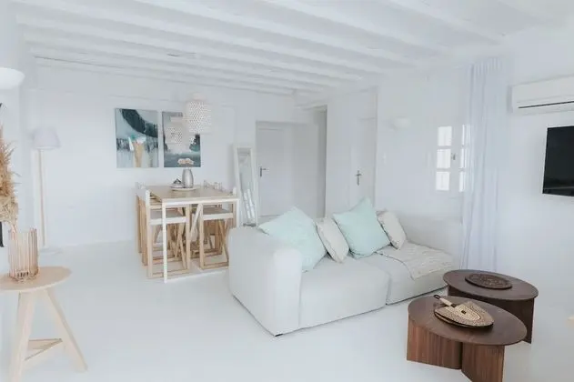 Deluxe Beach Front Villa, With Pool